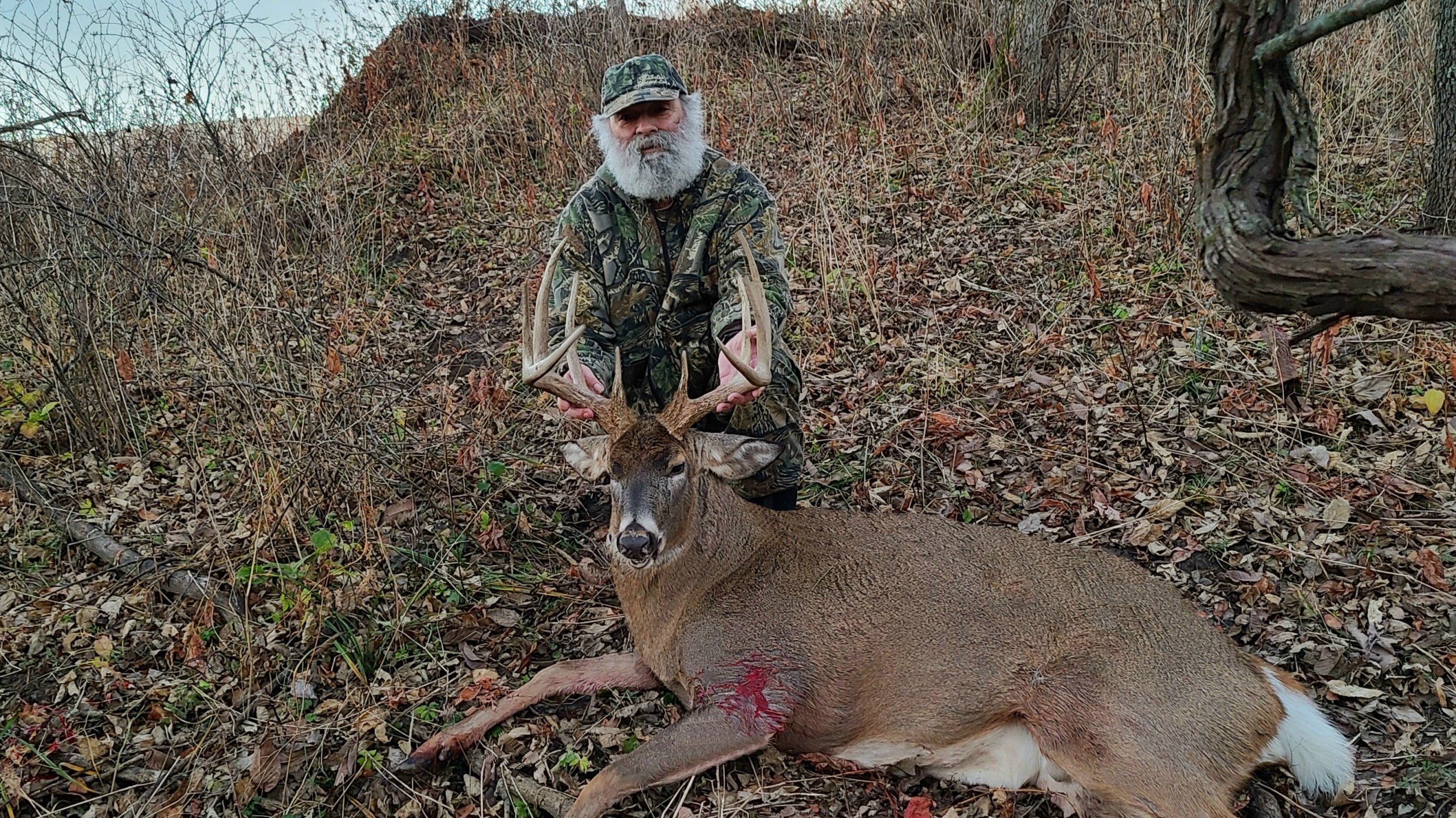 10 pt buck.JPG