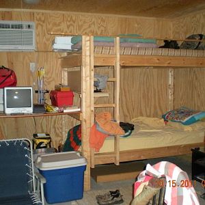 Hunt'in cabin bunk